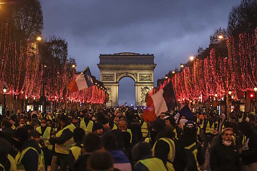 «Желтые жилеты» во Франции отметили три месяца протестов