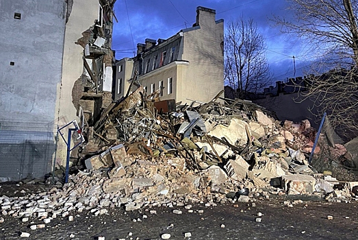 Обитателей рухнувшего дома на Гороховой размещают в доходном доме