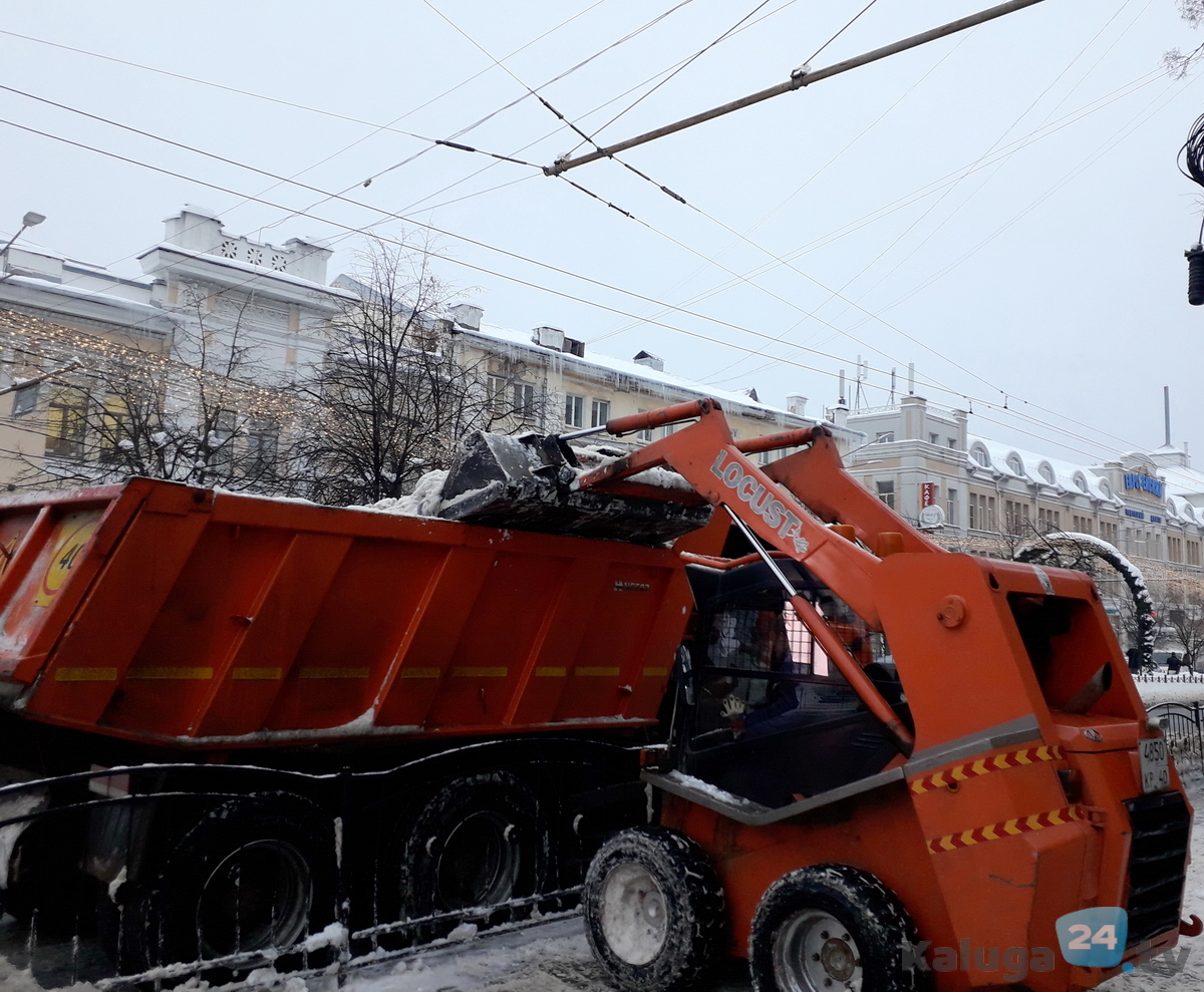 Калужан попросили убрать машины с 13 улиц и площадей