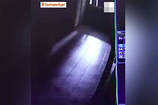 Россиянка в День Победы сорвала поздравительный плакат к 9 Мая и попала на видео