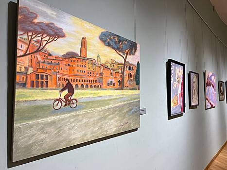 В НГХМ открылась выставка художника Алексея Акилова «Там белая лошадь у ручья»