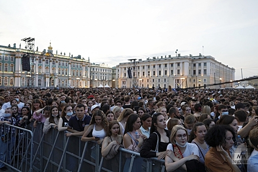 В Петербурге не выявили роста заболевших после «Алых парусов»