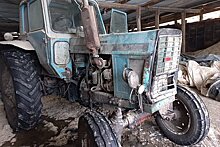 Работник российской фермы угнал трактор ради свидания