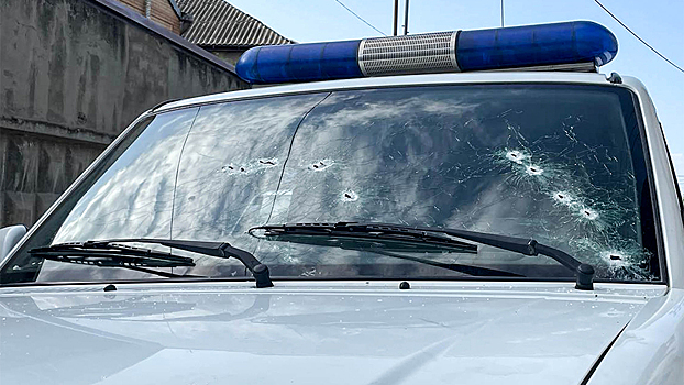 В Махачкале угнанную нападавшими машину ДПС обнаружили брошенной