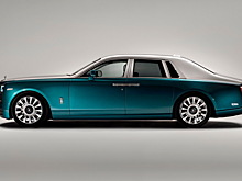 Rolls-Royce показал «радужный» Phantom, украшенный перьями птиц