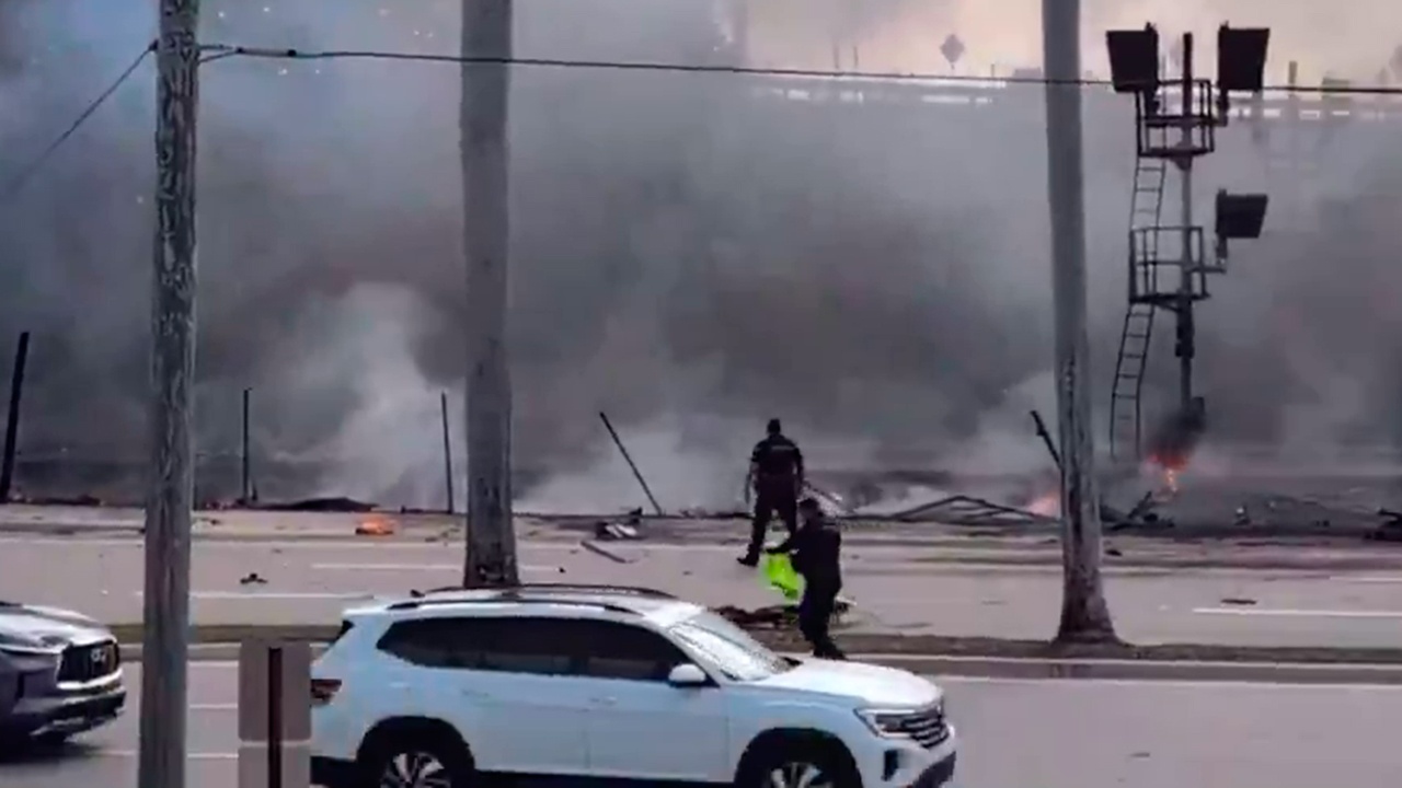 Как минимум три человека погибли в результате крушения самолета в США