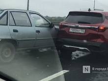 Огромная пробка образовалась из-за ДТП на Мызинском мосту