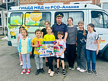 Сотрудники Госавтоинспекции Пригородного района Северной Осетии с привлечением Агитационного автобуса провели занятие по закреплению знаний Правил дорожного движения в летнем лагере