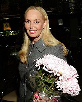 Фигура как у подростка! Помолодевшая вдова Иосифа Кобзона вышла в свет в облегающем ансамбле