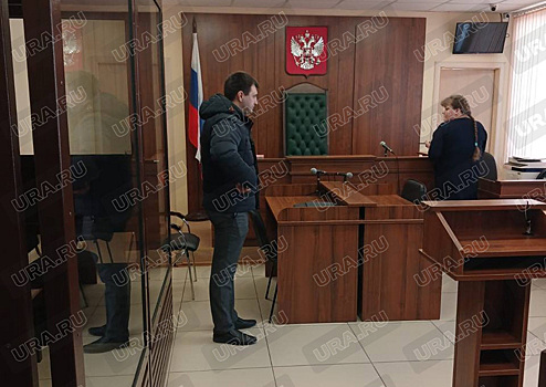 Уральскому экс-участковому, рассказавшему о 3 трупах в могиле, запретили звонить