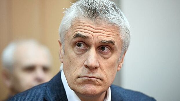 Суд продлил до 13 ноября домашний арест фигуранту дела Baring Vostok Александру Цакунову