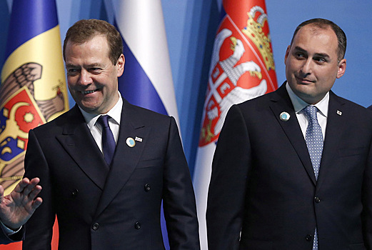 Вице-премьер Грузии объяснил фото с Медведевым