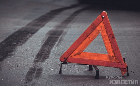 В Курской области «ВАЗ» столкнулся с большегрузом