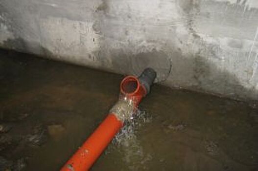 В Магнитогорске два брата отравились газом, откачивая воду в подвале