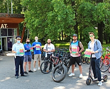 Сотрудники Госавтоинспекции ЗАО пообщались с велосипедистами