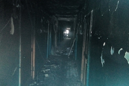 В Омской области завели дело после гибели пяти человек в пожаре в общежитии