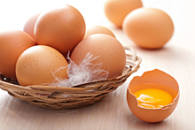 В Калужской области пообещали не поднимать цены на яйца выше 100 рублей