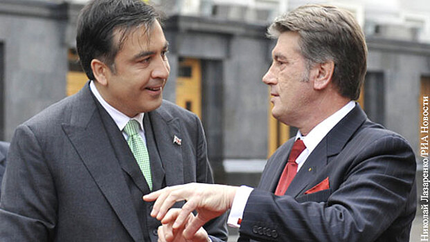 Стало известно о коррупционных схемах Саакашвили при закупке вооружений на Украине