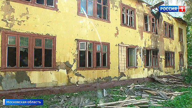 Из очевидцев в спасатели: из горящего расселенного дома в Щелкове вытащили трех человек
