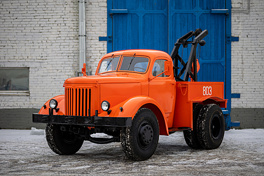 В Москве отреставрировали уникальный советский тягач «МазЗил»