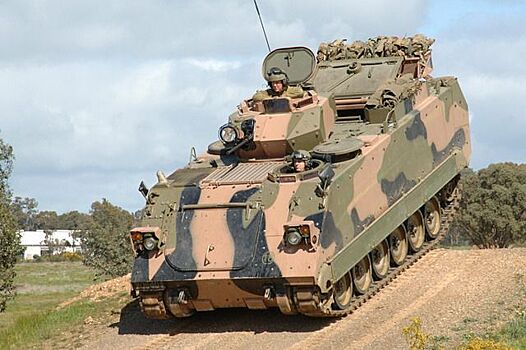 Австралия отправила Украине первые бронетранспортеры M113AS4