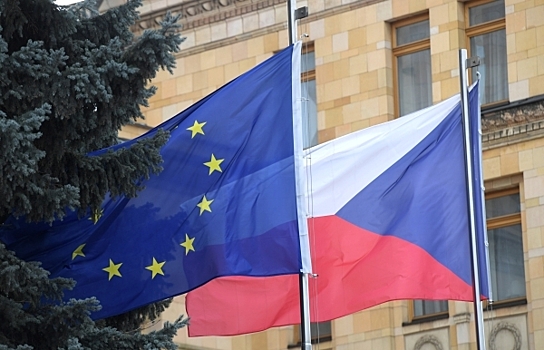 В АТОР объяснили закрытие визовых центров Чехии в России