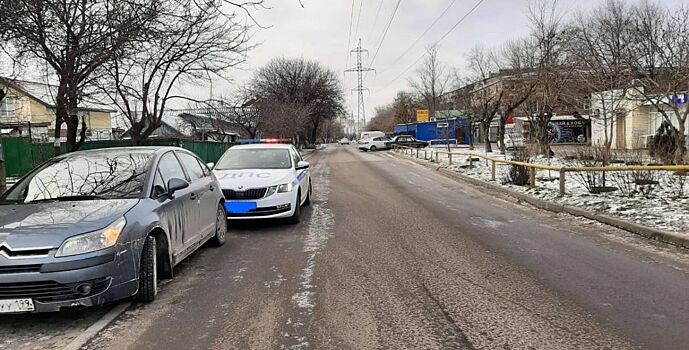 Автомобиль сбил 13-летнюю девочку в Ростове