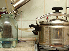 Трое мужчин пострадали из-за взрыва самогонного аппарата в российском городе