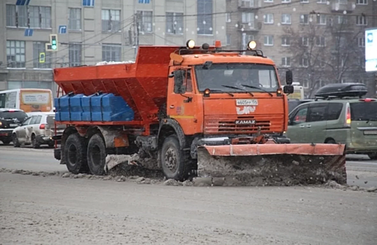 В Новосибирске водителям спецтехники повысили зарплату до 110 тысяч рублей