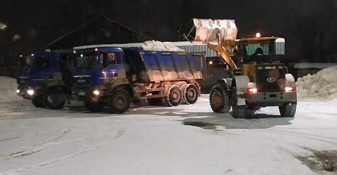 За три дня в Кирове вывезли почти 17 тысяч кубометров снега