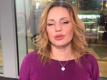 Алла Довлатова осудила расизм среди футбольных фанатов
