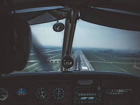 В российском аэропорту временно ограничили прием и выпуск самолетов