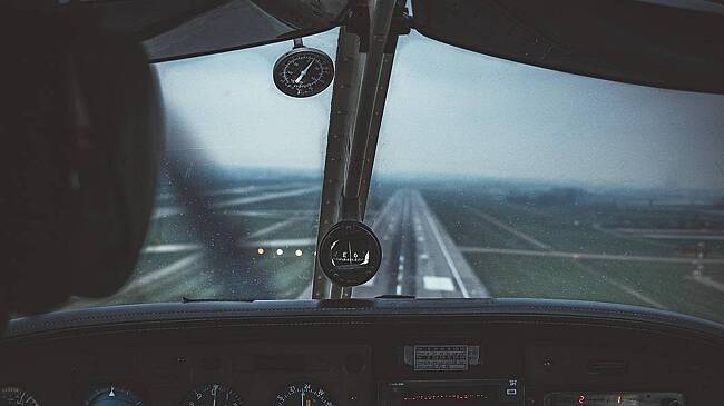 В российском аэропорту временно ограничили прием и выпуск самолетов