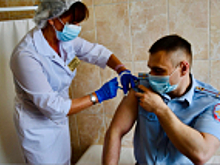 Кузбасские полицейские активно проходят вакцинацию против коронавирусной инфекции