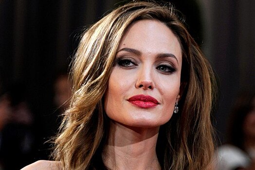 Анджелина Джоли рассказала об отвергнутых ухажерах