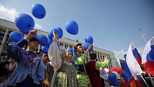 Россияне не доверяют незнакомцам и соседям