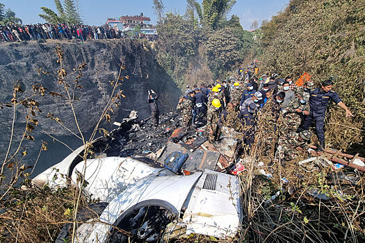 В Непале приостановили поиски на месте авиакатастрофы