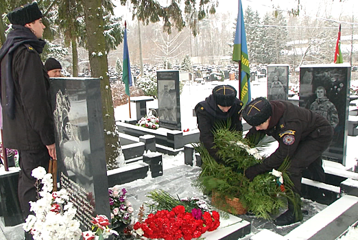 Память героя России Михаила Мясникова, спасшего бойцов от гранаты, почтили в Балашихе
