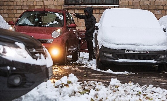 В Москве выпал "второй" снег