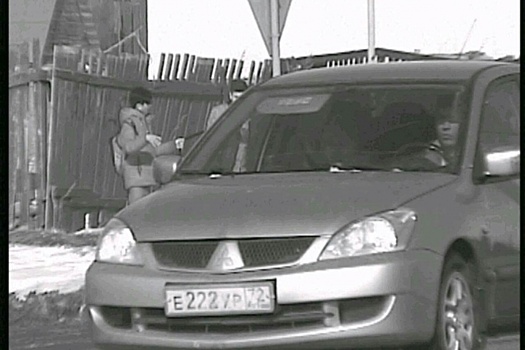 В Тюмени объявлены в розыск два водителя, разъезжающих по городу с чужими номерами