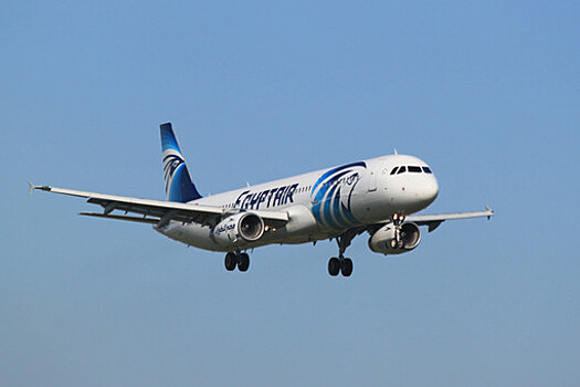 Самолет EgyptAir экстренно сел в Варшаве