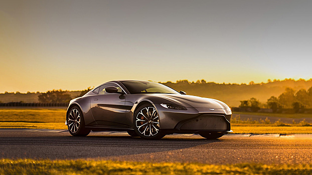 Мистер Спок: тест-драйв Aston Martin Vantage