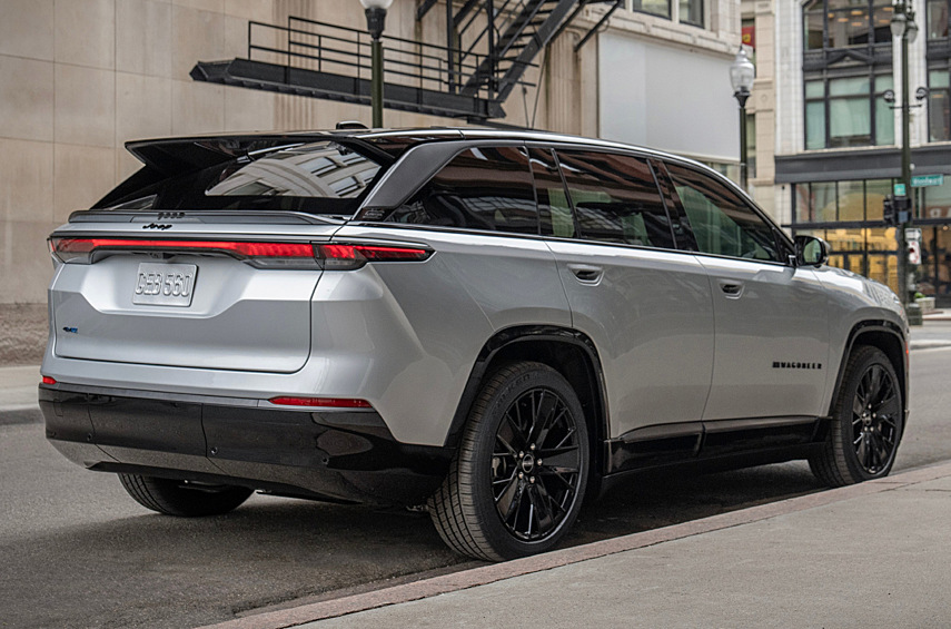 Ёмкость тягового аккумулятора — 100,5 киловатт-часа, запас хода — 483 километра, а быстрая зарядка с 20 до 80 процентов потребует лишь 23 минуты.