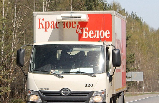 Грузовик с алкоголем застрял на дороге Саратова