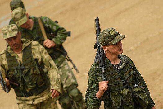 Кабмин расширит круг имеющих право на получение жилья вне очереди военных