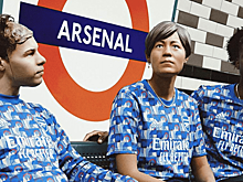 «Арсенал» выпустил коллекцию одежды в коллаборации с лондонским метро. Узор вдохновлен обивкой сидений в вагонах