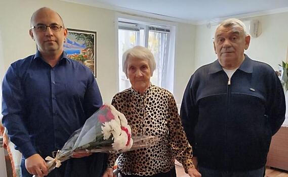 В Курской области 100-летний юбилей отмечает ветеран Августа Карлышева