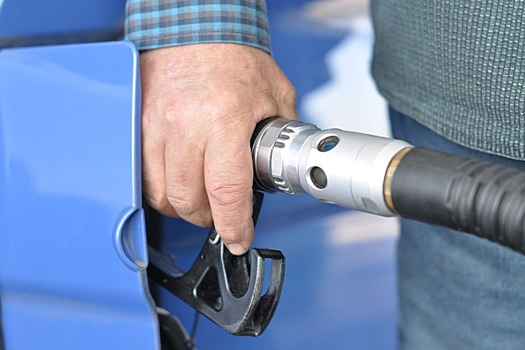 Названы сроки введения штрафов для АЗС за недолив топлива