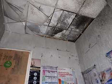 Неисправный светильник стал причиной пожара в аптеке на Козленской