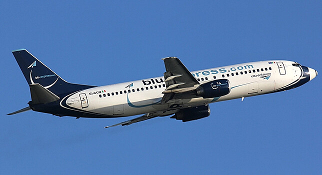 Самолёт сел из-за проглотившей героин пассажирки